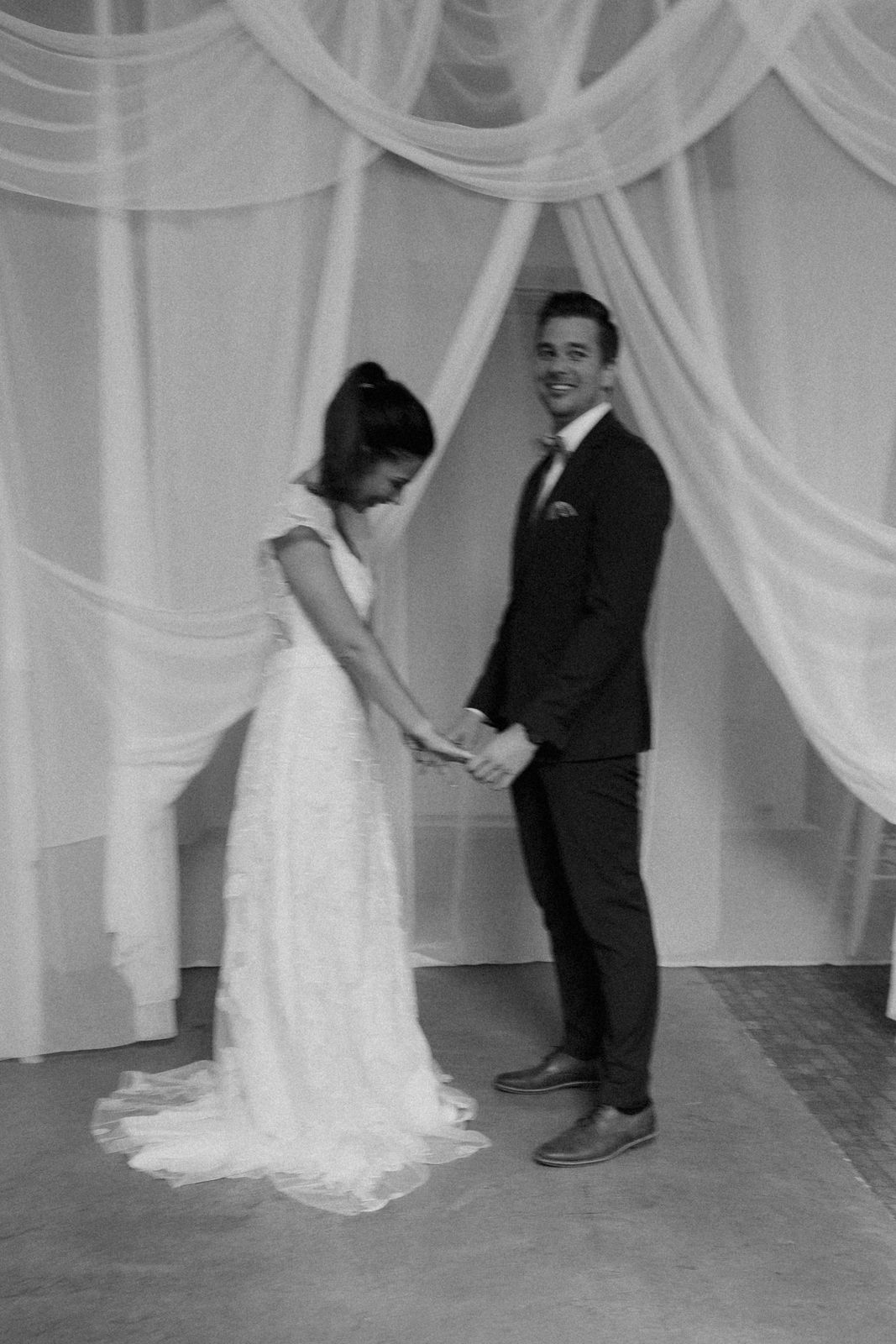 176 - paularina-weddings-2025-magisches-blumenmeer-couple-9