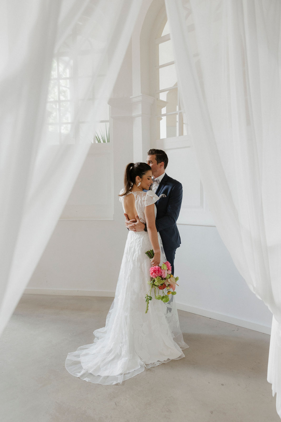 266 - paularina-weddings-2025-magisches-blumenmeer-couple-99